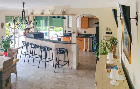 Maison 220 m² Speracedes avec piscine privée et vue mer : photo 5