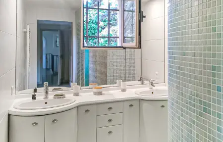 Maison 220 m² Speracedes avec piscine privée et vue mer : photo 17