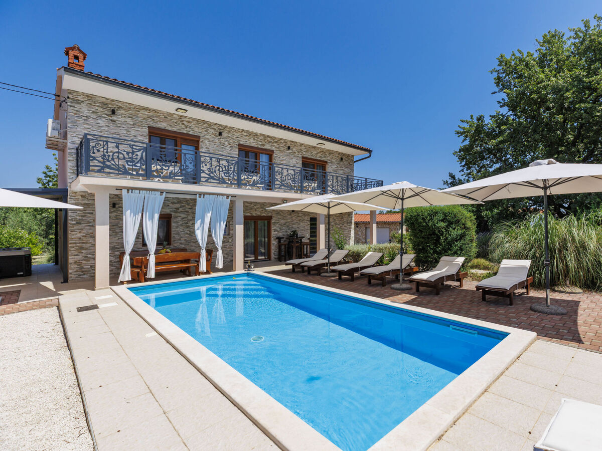 Deno&Melly, maison 3 chambres avec piscine privée - Photo 1