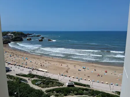 Location appartement à Biarritz, Studio moderne avec piscine, vue panoramique Biarritz