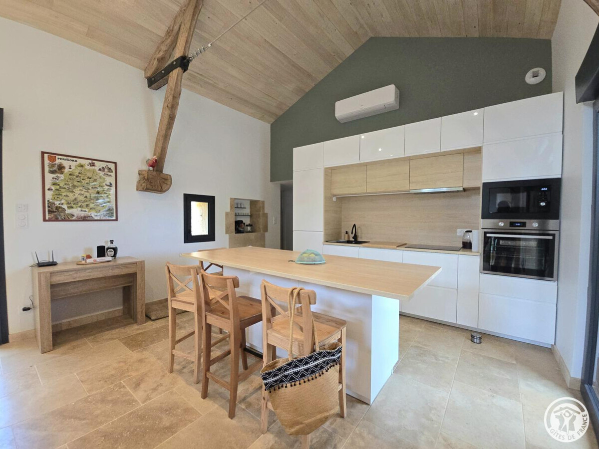 Gîte en pierre du Périgord, piscine 6x3m, 4 personnes - Photo 4