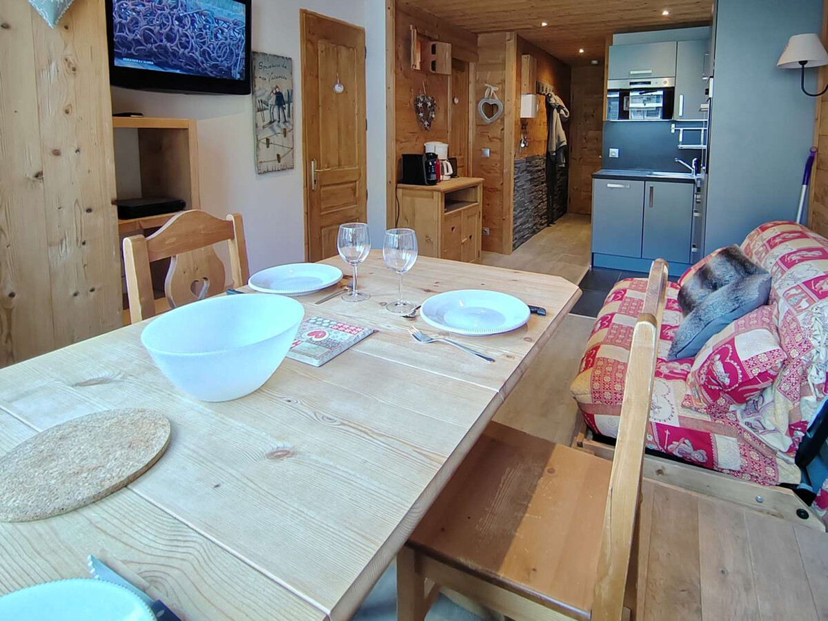 Appartement 28m² rénové style montagne, ski aux pieds - Photo 2
