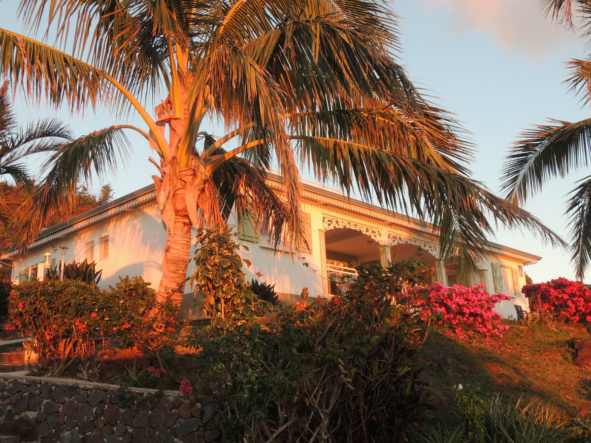 Le Balcon Créole - Gîte 6 pers. à 600 m, vue baie - Photo 1