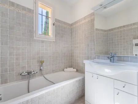 Les Terrasses de Grimaud - Apt 4p 90m² 3 chambres : photo 14