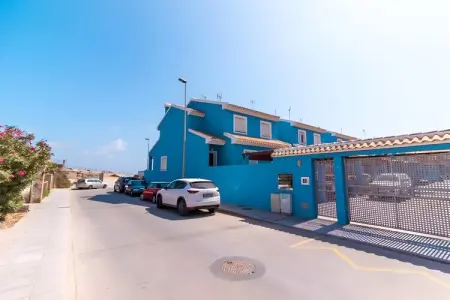 Maison 3 chambres avec piscine à 10 m de la plage