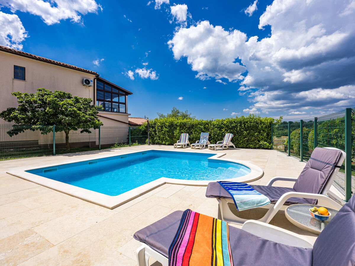 Susan & David, maison 6 chambres avec piscine à Barban - Photo 14