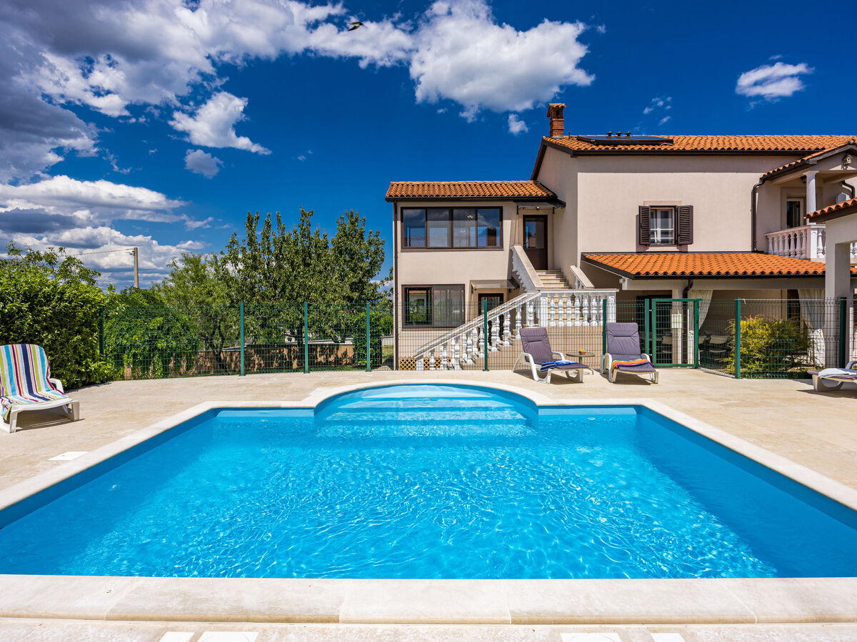 Susan & David, maison 6 chambres avec piscine à Barban - Photo 16
