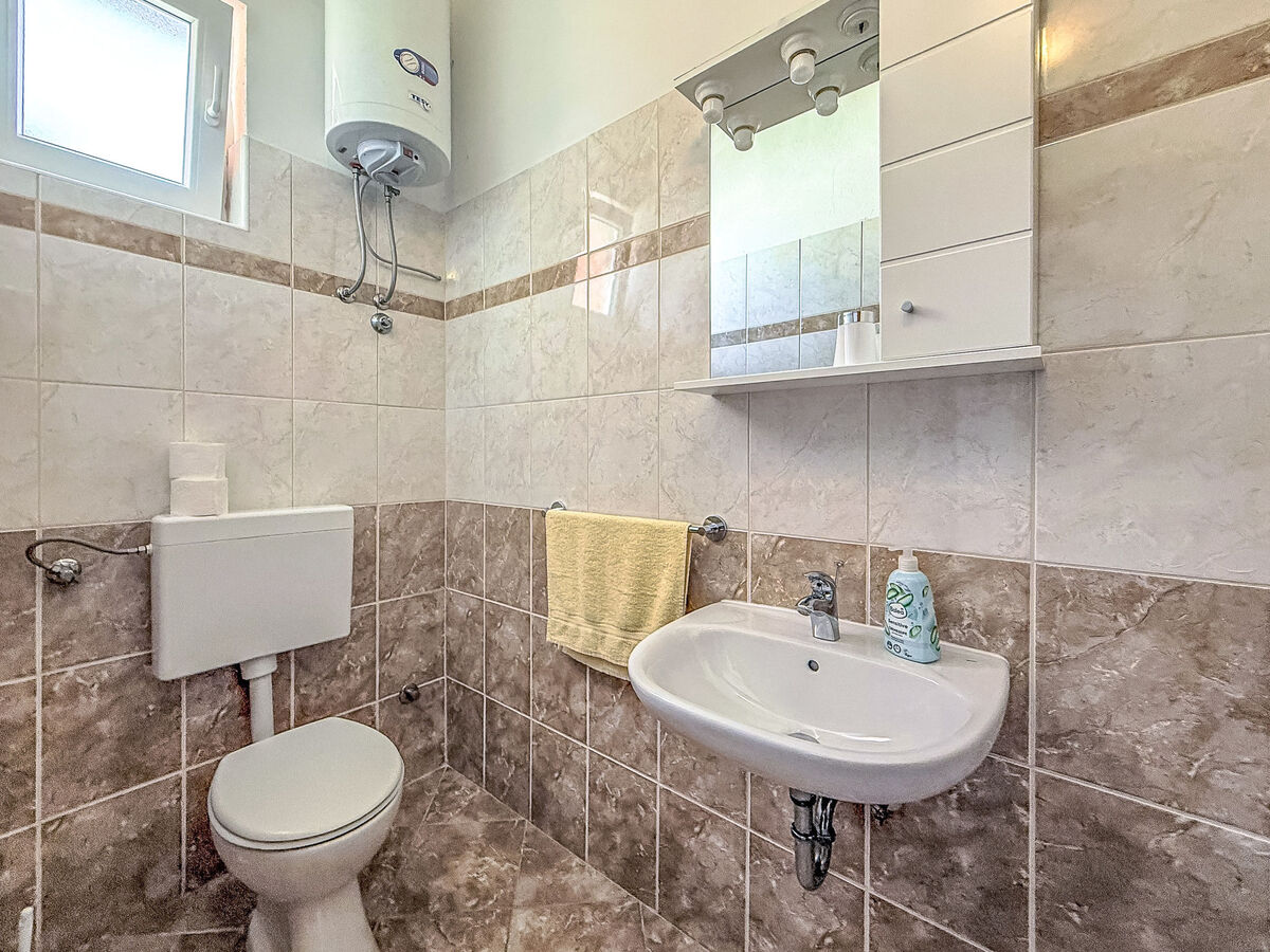 Maison Maja à Maslenica, piscine privée face à la mer - Photo 23