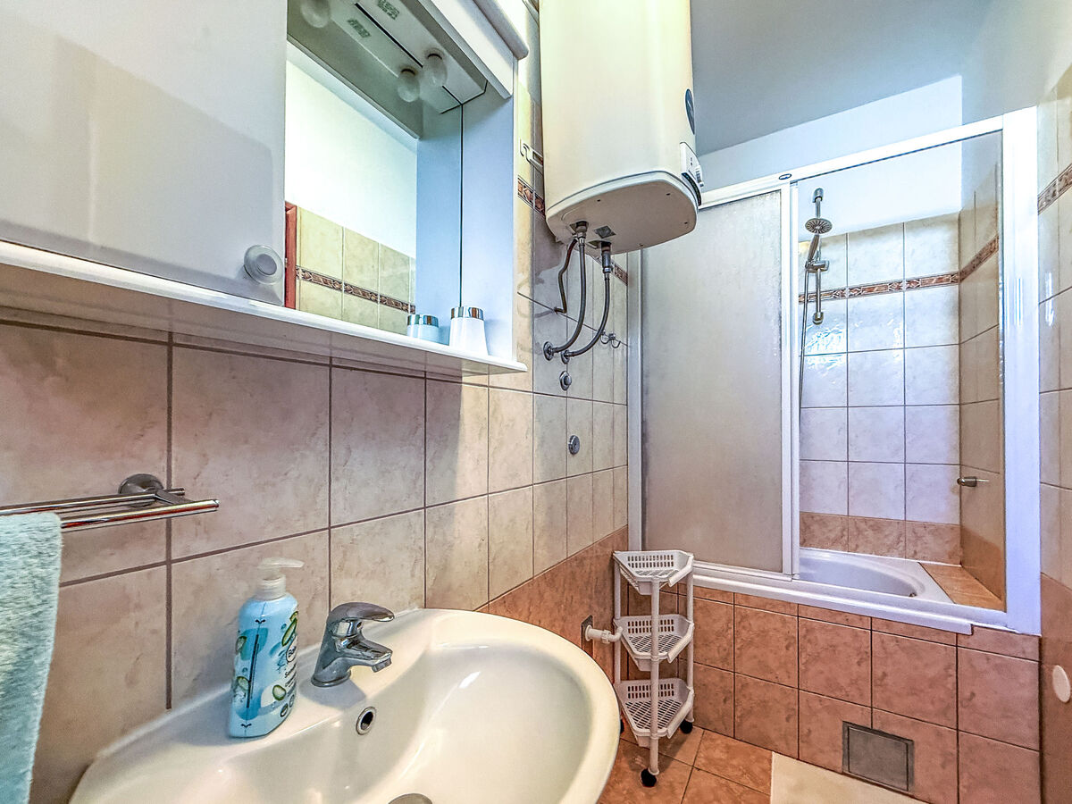 Maison Maja à Maslenica, piscine privée face à la mer - Photo 25