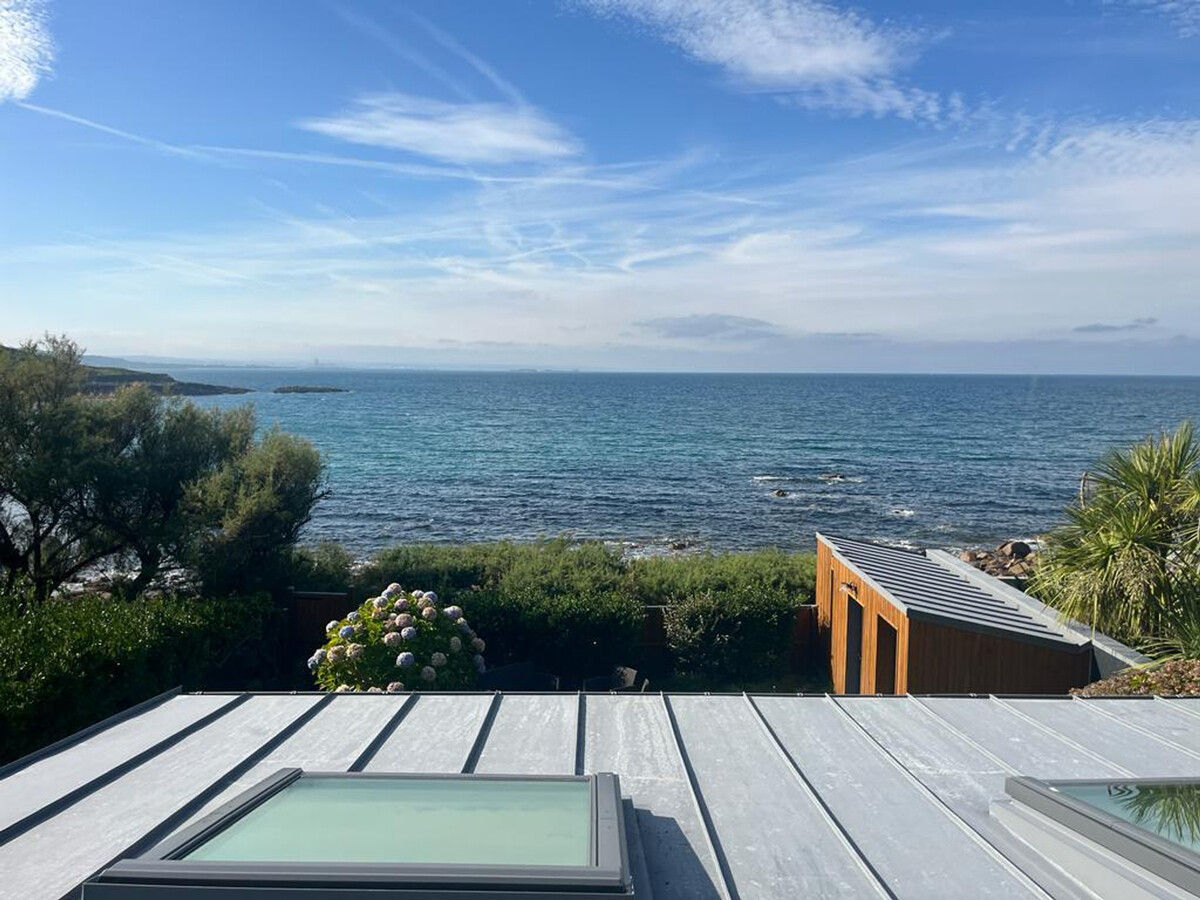 Chalet en première ligne de mer à Fermanville - Photo 2