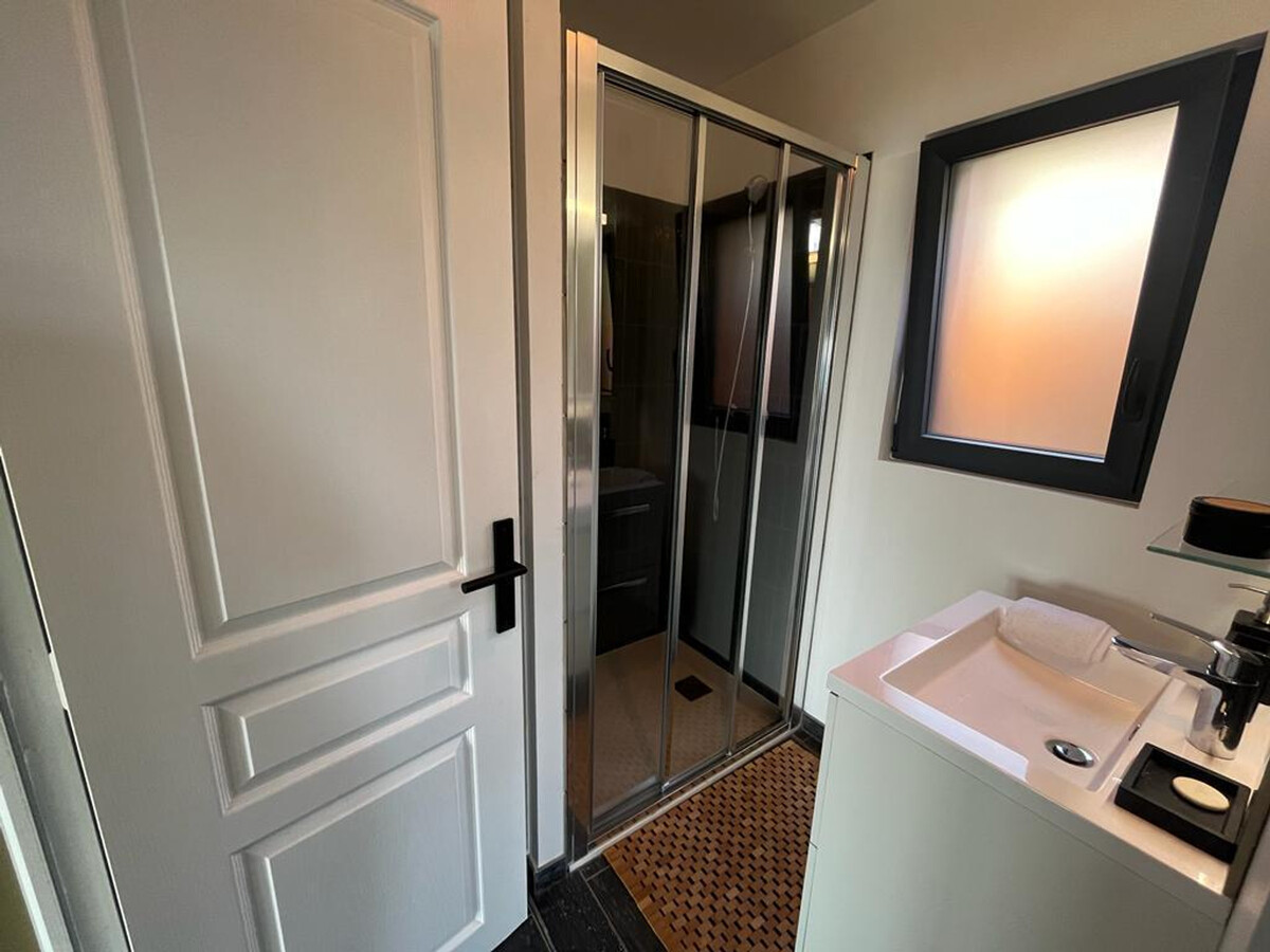 Chalet en première ligne de mer à Fermanville - Photo 13