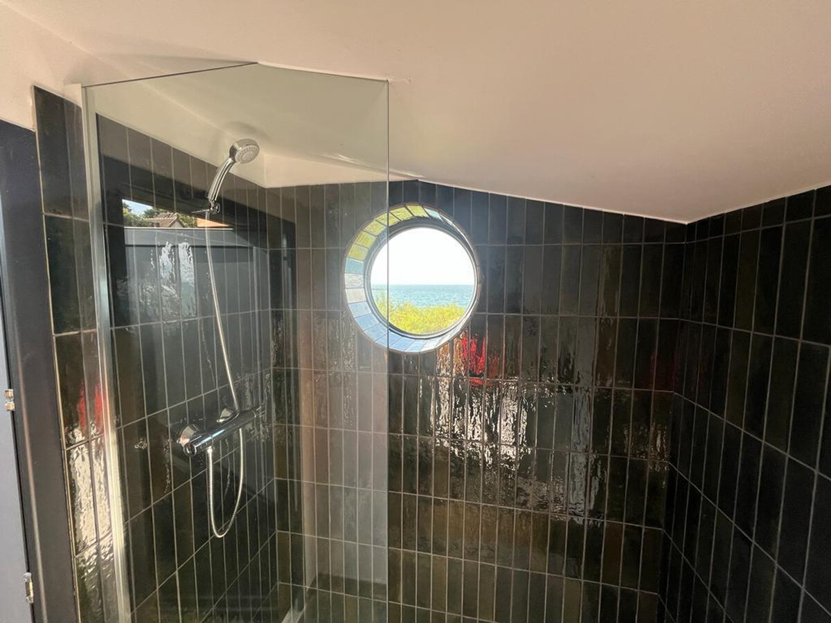Chalet en première ligne de mer à Fermanville - Photo 16