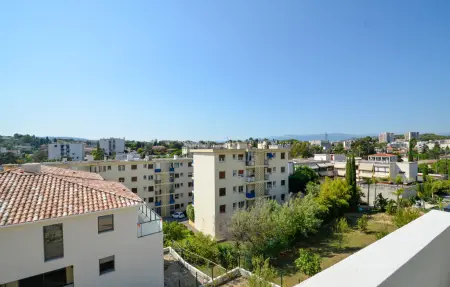 Appartement 2 chambres Cannes, terrasse et vue montagnes : photo 8