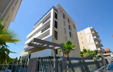 Appartement 2 chambres Cannes, terrasse et vue montagnes : photo 9