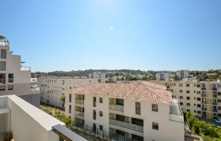 Appartement 2 chambres Cannes, terrasse et vue montagnes : photo 13