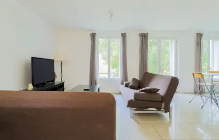 Maison 10 personnes avec grand jardin à Monthenault : photo 4
