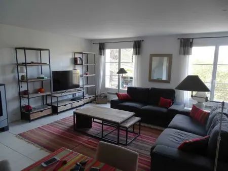 Location maison à La Garde Freinet, Maison confortable à La Garde-Freinet, 160 m², vue ville