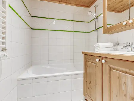 Apt 4 pers Champagny-en-Vanoise, garage & accès piscine : photo 11