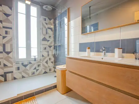 Appartement Art Déco avec balcon et parking à Troyes : photo 4