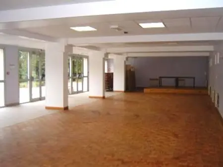 Gîte de groupe avec salle polyvalente et parking à Boncourt : photo 3