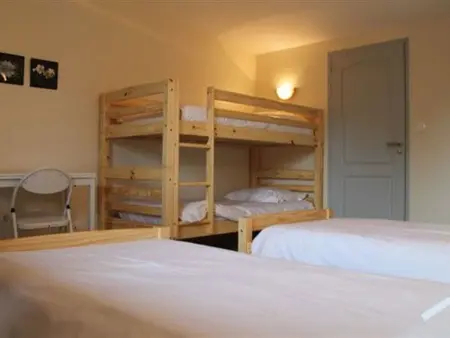 Gîte de groupe avec salle polyvalente et parking à Boncourt : photo 8