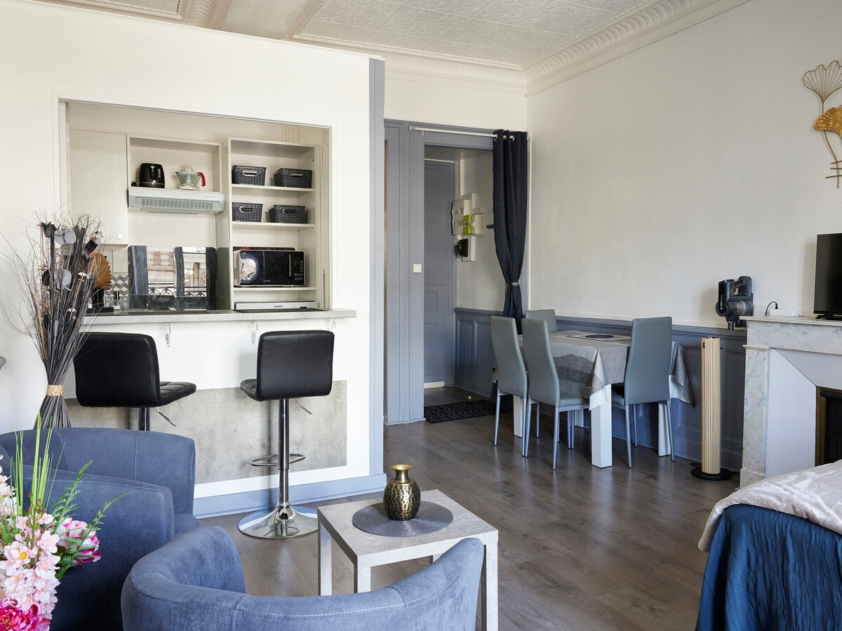 Studio rénové balcon, centre d'Aix-les-Bains - Photo 2