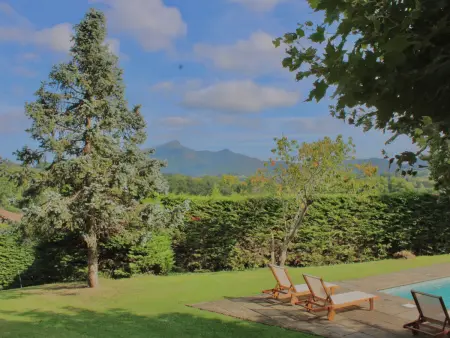 Somptueuse villa Basque avec vue sur la Rhune et grand jardin : photo 7