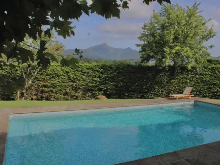 Somptueuse villa Basque avec vue sur la Rhune et grand jardin : photo 8