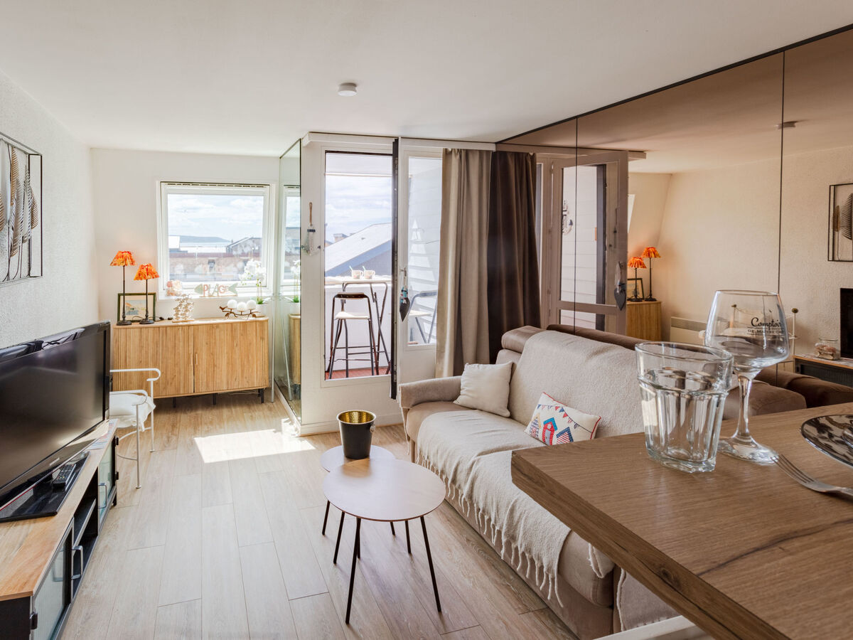 Studio vue mer et port à Deauville, balcon sud-ouest - Photo 1