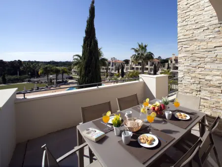Pine Hills Jade – Apt 3 pièces, terrasse 73 m², piscine : photo 3