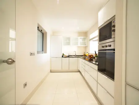 Pine Hills Jade – Apt 3 pièces, terrasse 73 m², piscine : photo 8