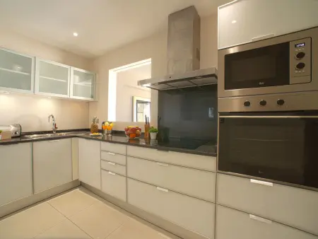 Pine Hills Jade – Apt 3 pièces, terrasse 73 m², piscine : photo 9
