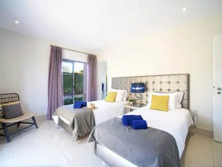 Pine Hills Jade – Apt 3 pièces, terrasse 73 m², piscine : photo 15