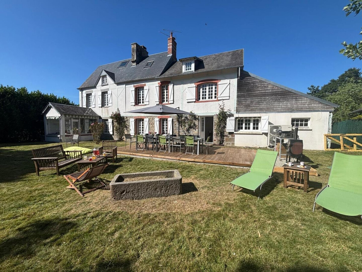 Gîte 12 personnes à Bacilly, demeure historique avec jardin clos - Photo 1