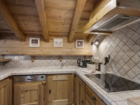 Chalet indépendant à Courchevel 1650 avec sauna, 4 chambres, parking : photo 5