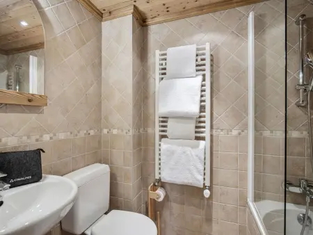 Chalet indépendant à Courchevel 1650 avec sauna, 4 chambres, parking : photo 10