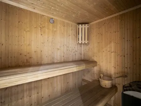Chalet indépendant à Courchevel 1650 avec sauna, 4 chambres, parking : photo 11