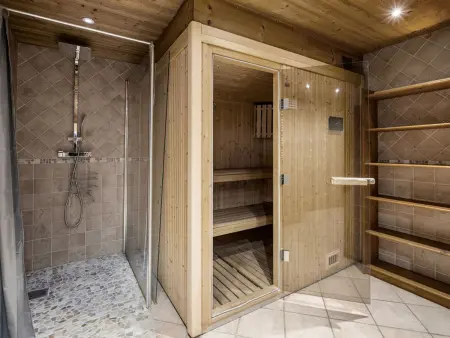 Chalet indépendant à Courchevel 1650 avec sauna, 4 chambres, parking : photo 15
