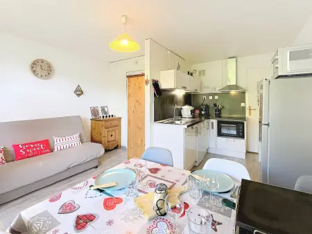 Location appartement à Le Corbier, Studio cabine rénové, skis aux pieds, balcon sud, animaux admis