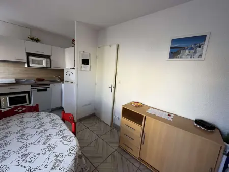 T2 calme et climatisé avec parking privé près de la plage, Cap d'Agde : photo 4