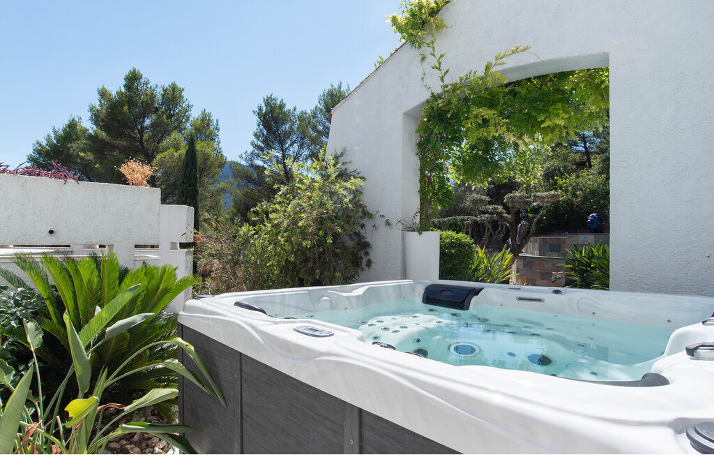 Villa 280 m² piscine chauffée et jacuzzi à Solliès-Ville - Photo 2