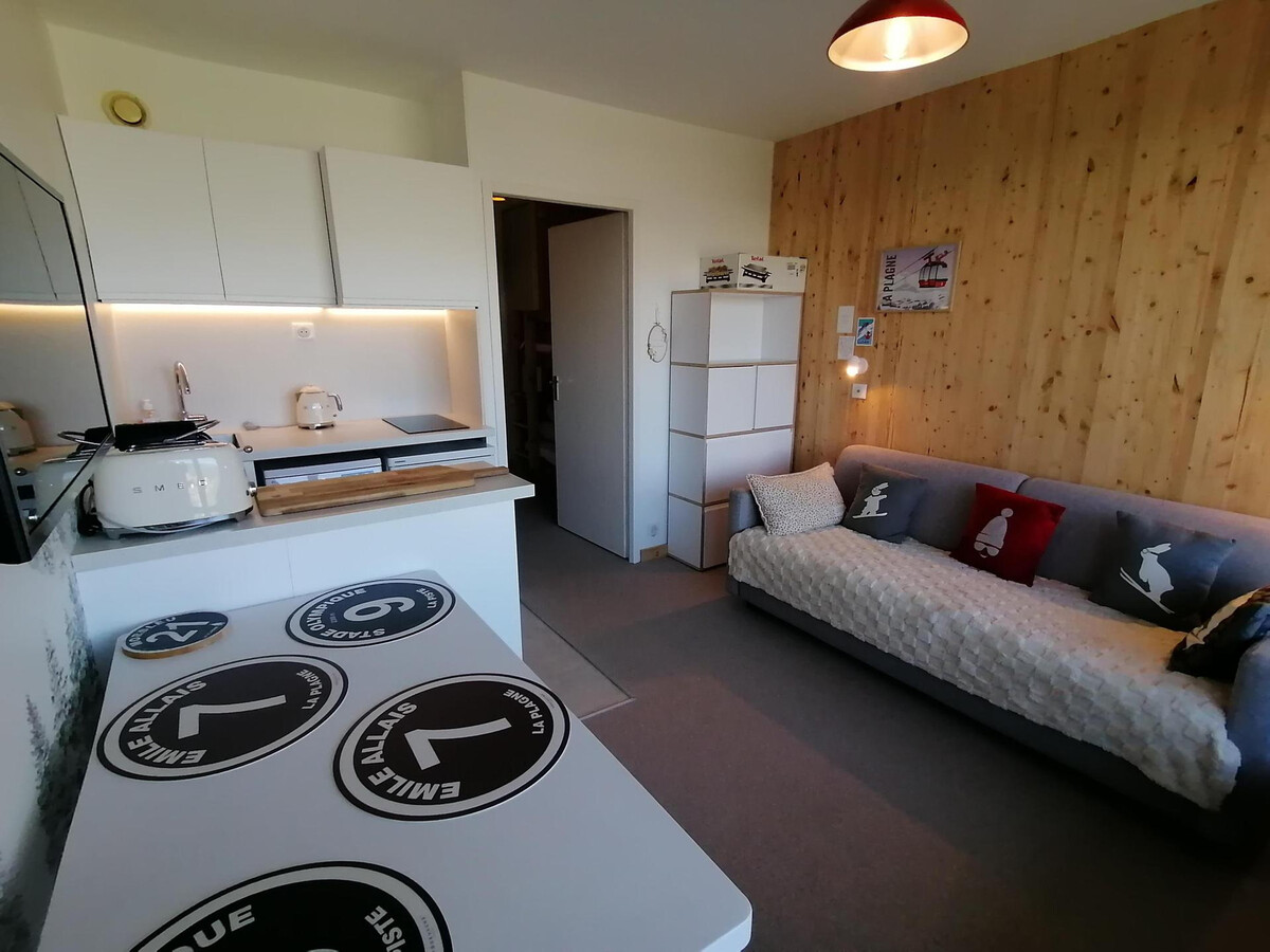 Studio rénové 2025 ski aux pieds, balcon sud-ouest - Photo 3