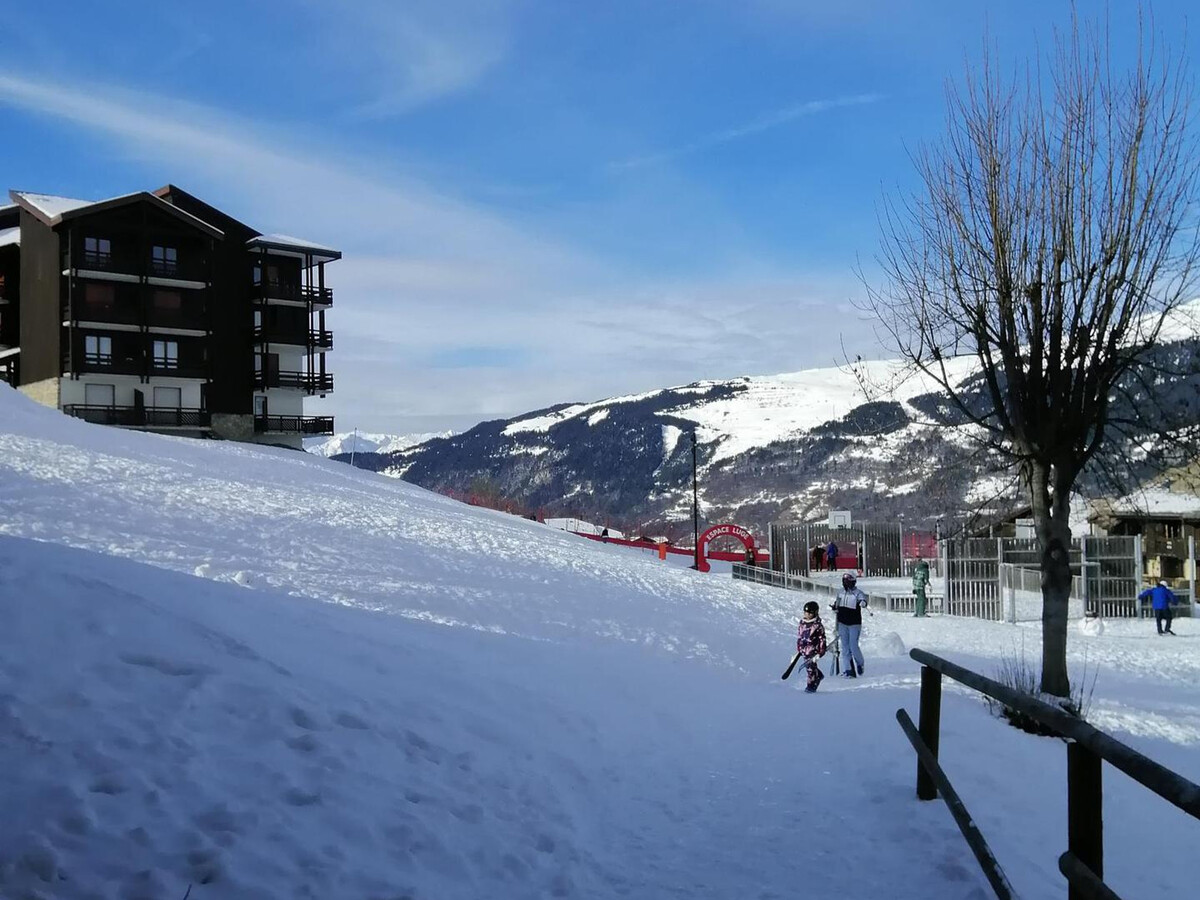 Studio rénové 2025 ski aux pieds, balcon sud-ouest - Photo 10