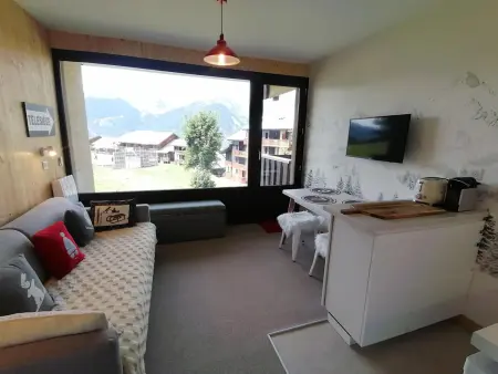 Location appartement à La Plagne Montalbert , Studio renové  Ski aux pieds  Terrasse