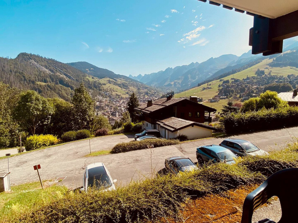 T2 La Clusaz, terrasse vue Aravis et garage - Photo 11