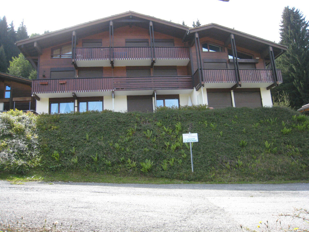 T2 La Clusaz, terrasse vue Aravis et garage - Photo 13