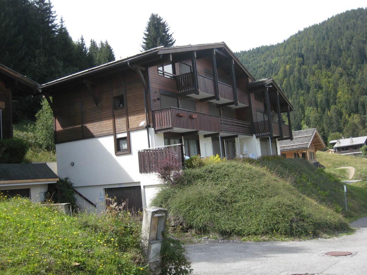 T2 La Clusaz, terrasse vue Aravis et garage - Photo 14