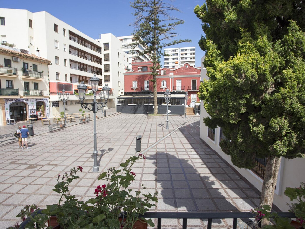 Appartement rénové avec balcon au cœur de Torremolinos - Photo 2