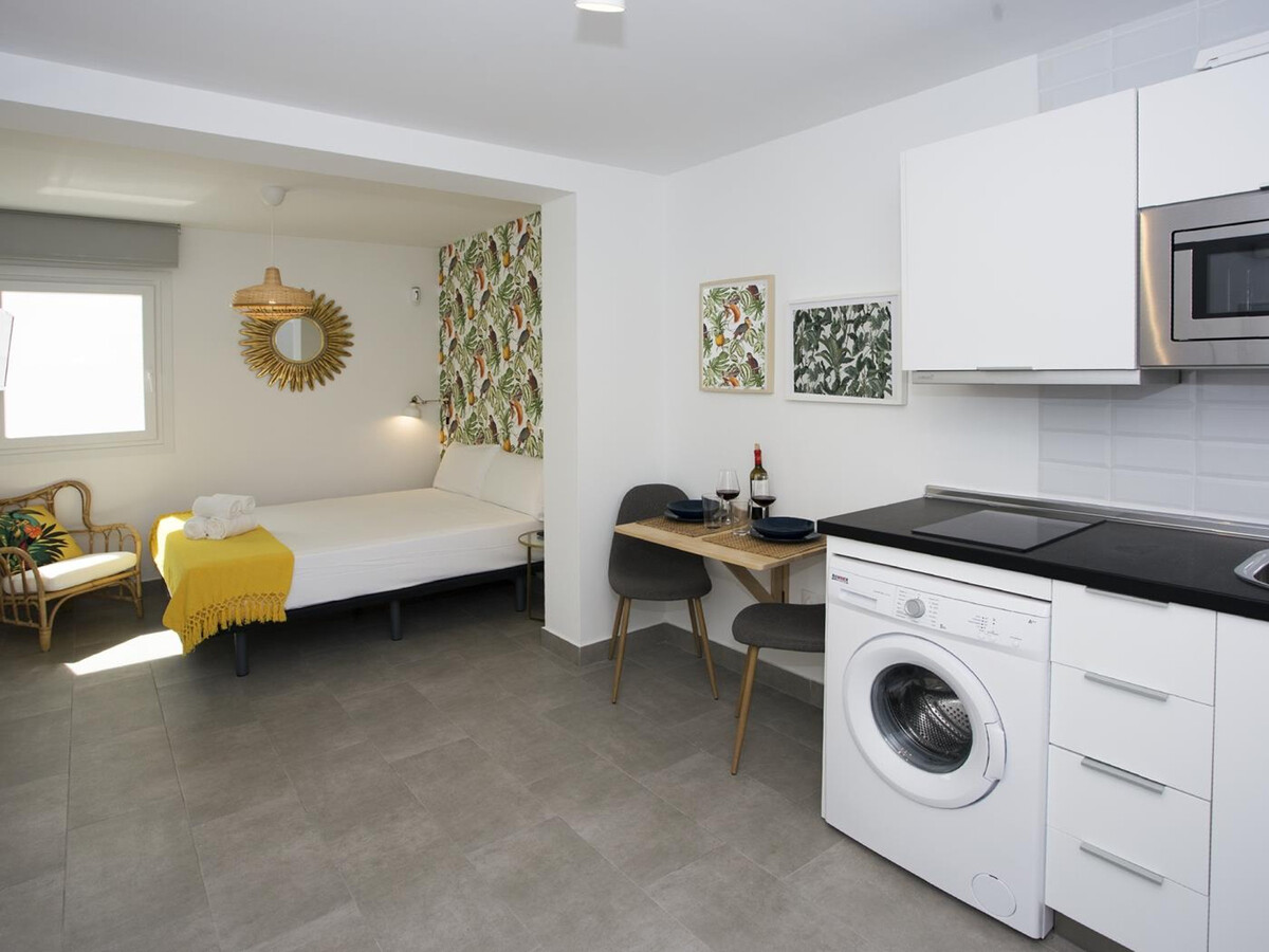 Appartement rénové avec balcon au cœur de Torremolinos - Photo 4