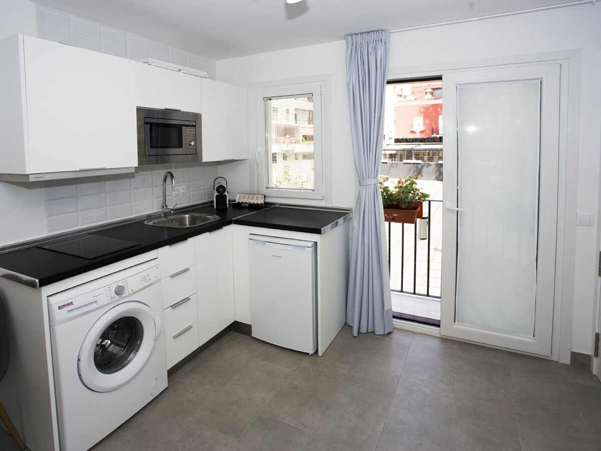 Appartement rénové avec balcon au cœur de Torremolinos - Photo 9